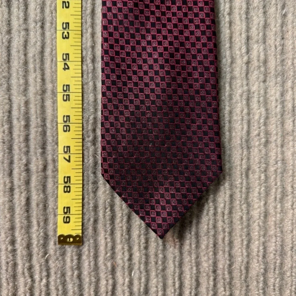 Paul Dione Mens Silk Necktie Red Black Geometric Square Pattern Classic Tie